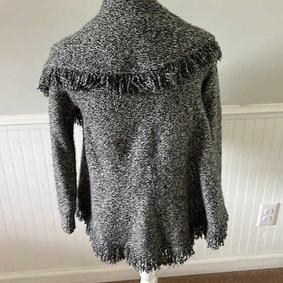 Cache Wool Blend Wrap Size Small - Picture 3 of 4